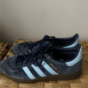 Adidas Women’s Dark Blue and Light Blue Sneakers